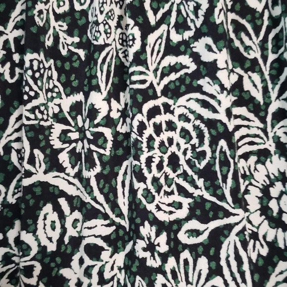 LOFT Floral Print Dress Sz Medium Smocked Green White Ruffle Cap Sleeves Cottage - Picture 6 of 14